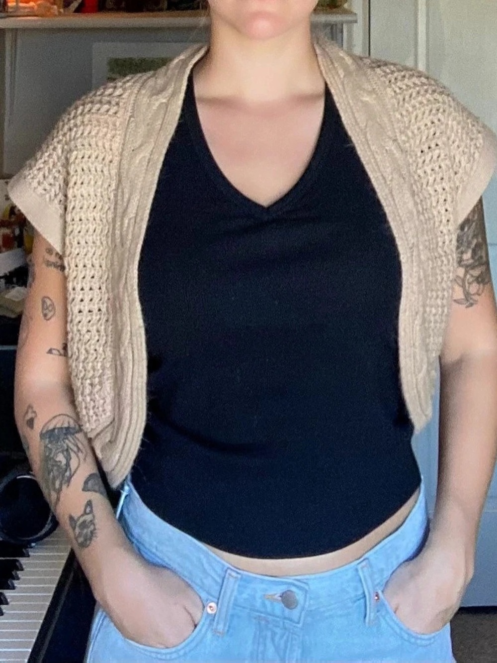 No Boundaries Cropped Knit Shrug in Brown Size Large Like New